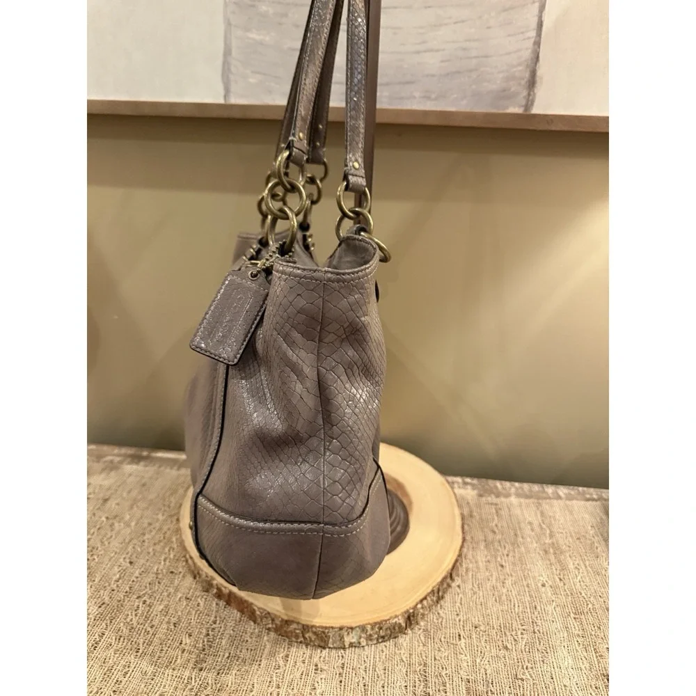Coach Gray snakeskin Leather Embossed Triple Section Shoulder Bag‎ Purse 16834